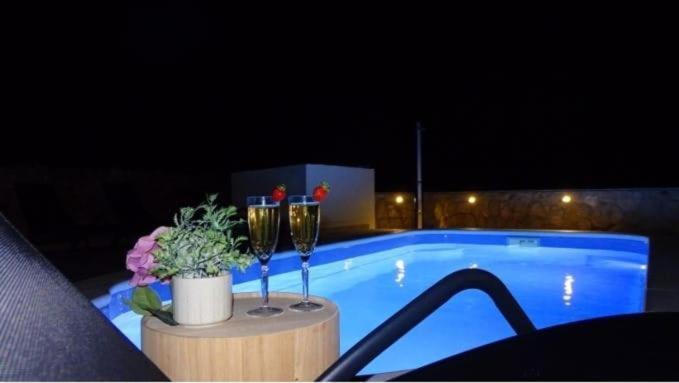 Villa Venkin Dvor โนวาลยา ภายนอก รูปภาพ